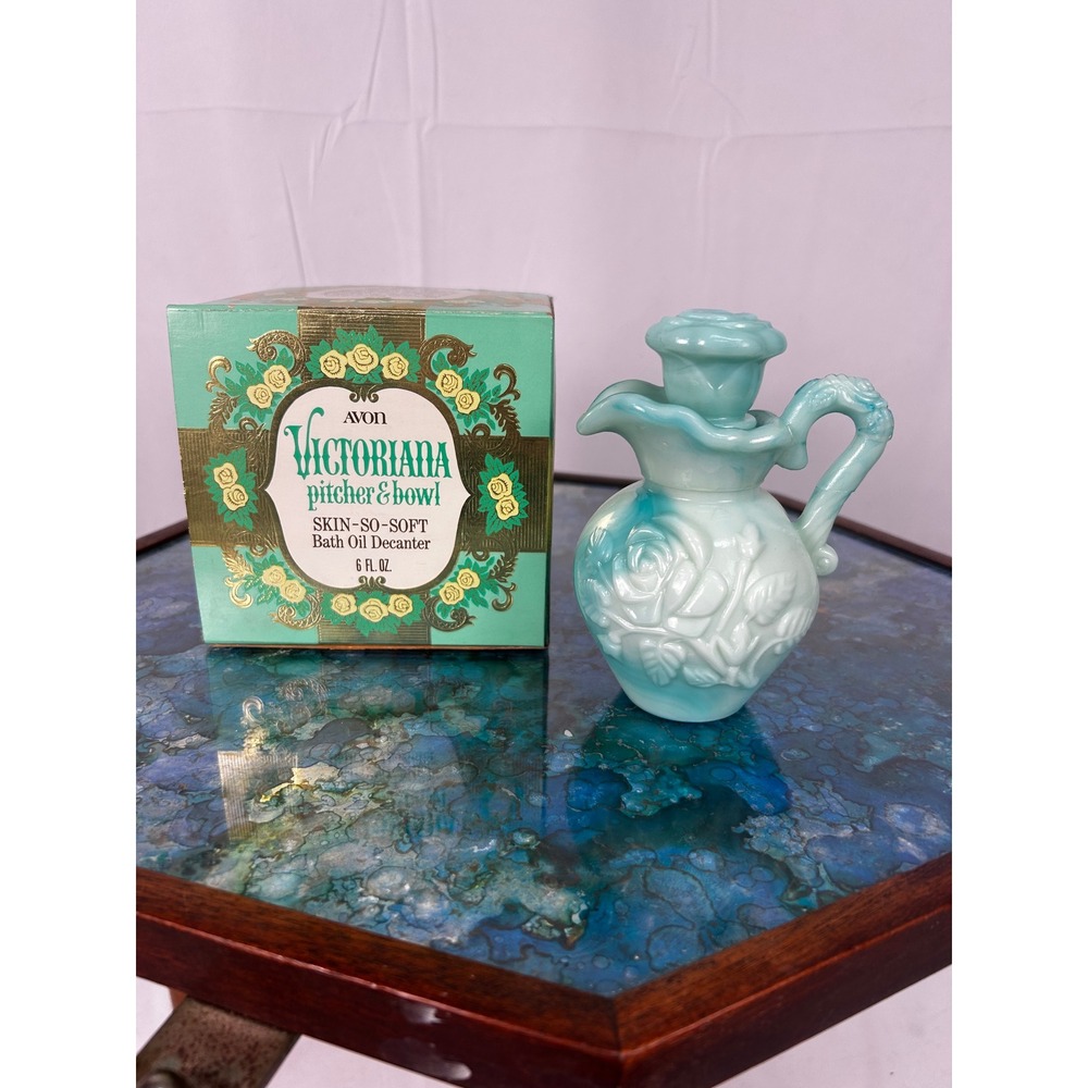Avon Victoriana Pitcher Bath Oil Decanter Jadeite Green Boxed